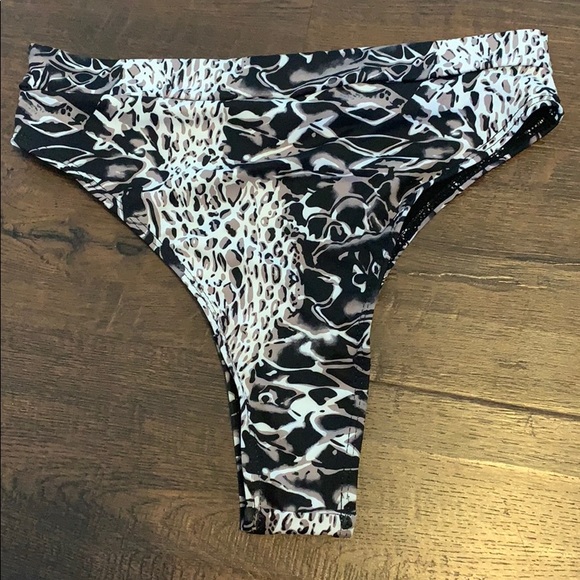 Bikini Bottoms - Picture 2 of 2